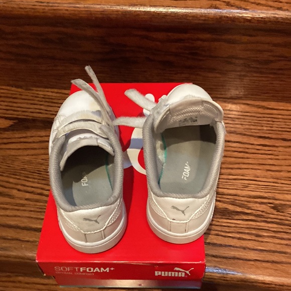 Hard to Find White Smash Velcro Puma Sneakers -Size 12.5C. Unisex. - Picture 7 of 7